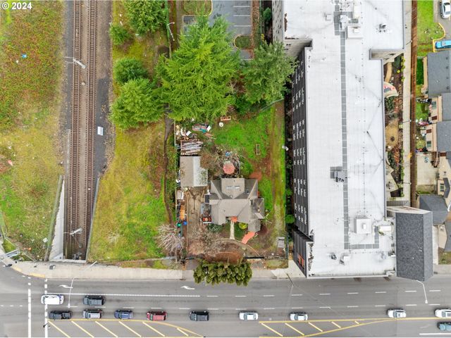 9715 Ne Glisan St, Portland, OR 97220