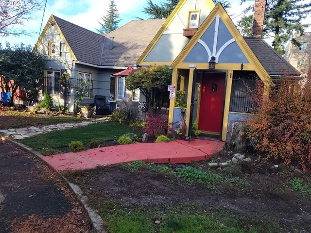 9715 Ne Glisan St, Portland, OR 97220