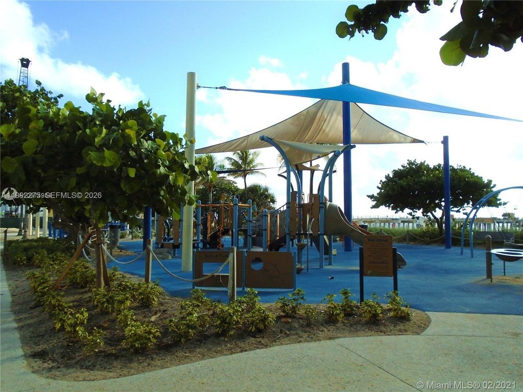 Image 70 of property listing at 400 N Riverside Dr 503, Pompano Beach, FL 33062