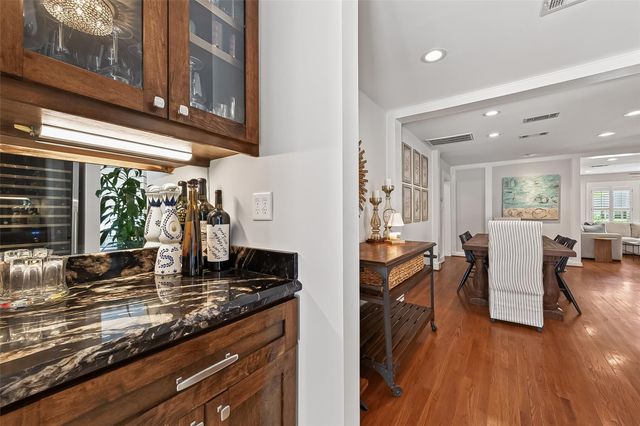 1530 Sue Barnett Drive, Houston, TX 77018