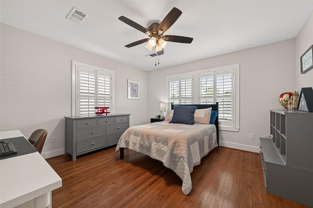 1530 Sue Barnett Drive, Houston, TX 77018