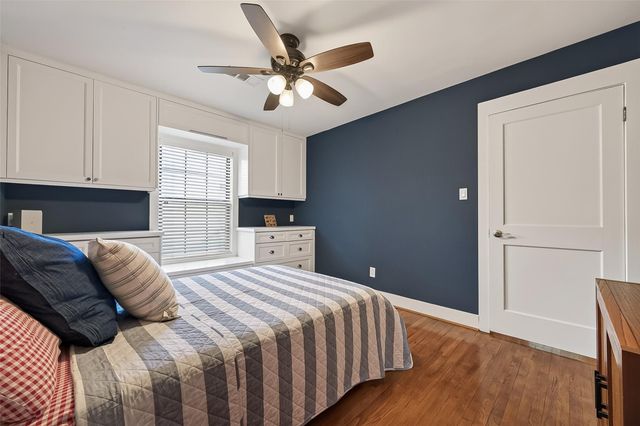 1530 Sue Barnett Drive, Houston, TX 77018
