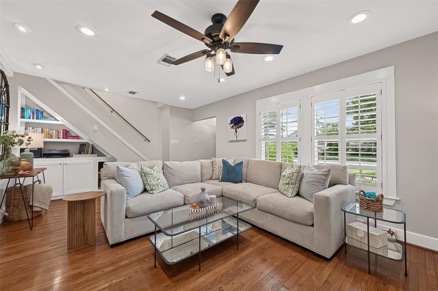 1530 Sue Barnett Drive, Houston, TX 77018