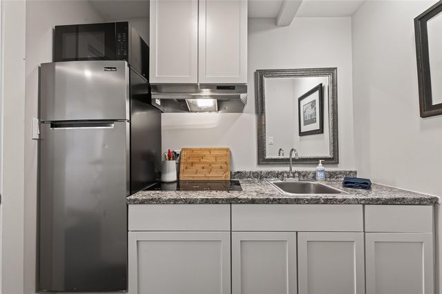 1530 Sue Barnett Drive, Houston, TX 77018