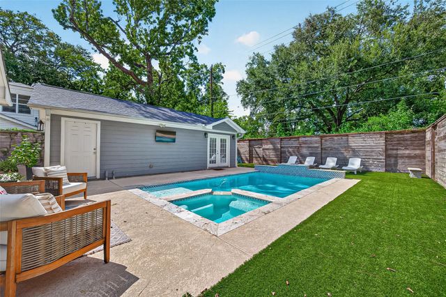 1530 Sue Barnett Drive, Houston, TX 77018