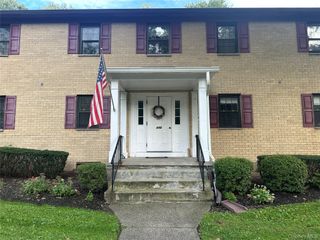 446 Somerset Drive L, Pearl River, NY 10965