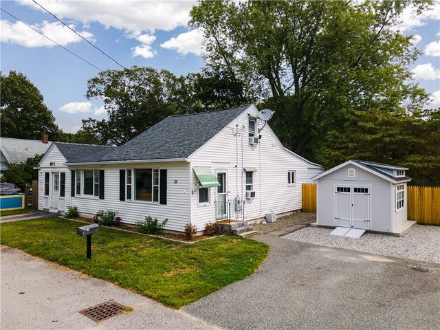 28 Bakers Creek Road, Warwick, RI 02886
