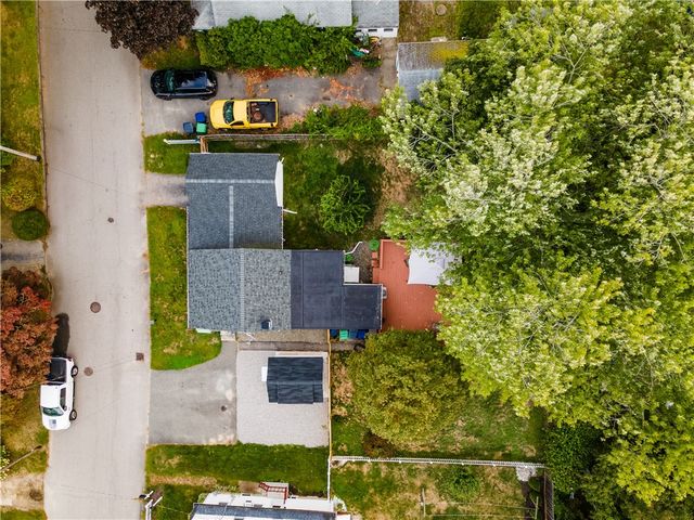 28 Bakers Creek Road, Warwick, RI 02886