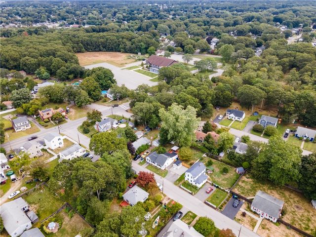 28 Bakers Creek Road, Warwick, RI 02886