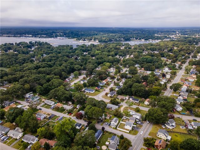 28 Bakers Creek Road, Warwick, RI 02886