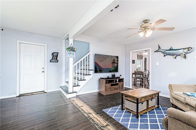 28 Bakers Creek Road, Warwick, RI 02886