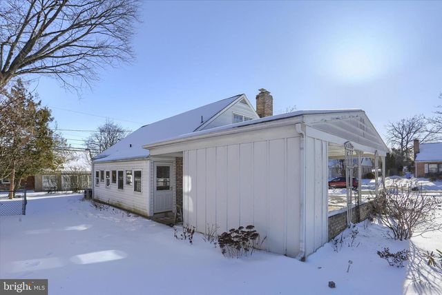 2102 PARKSIDE RD, Camp Hill, PA 17011