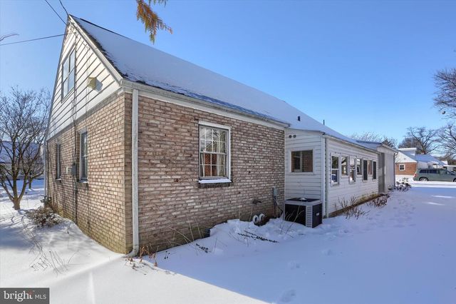 2102 PARKSIDE RD, Camp Hill, PA 17011