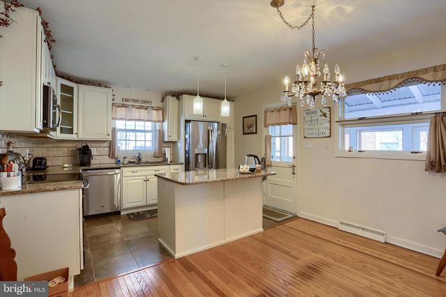 2102 PARKSIDE RD, Camp Hill, PA 17011