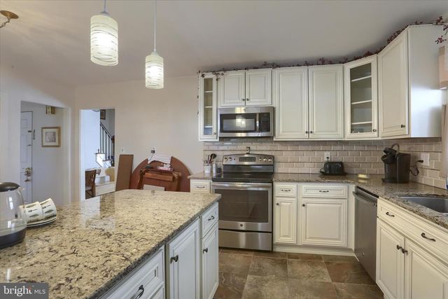 2102 PARKSIDE RD, Camp Hill, PA 17011