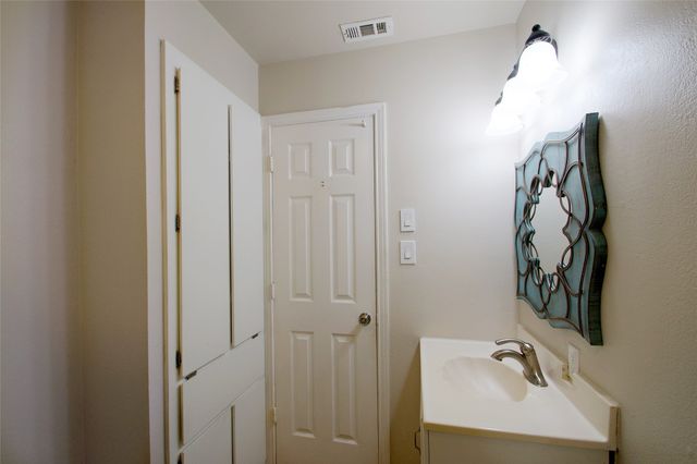 2708 N Avenue, Plano, TX 75074