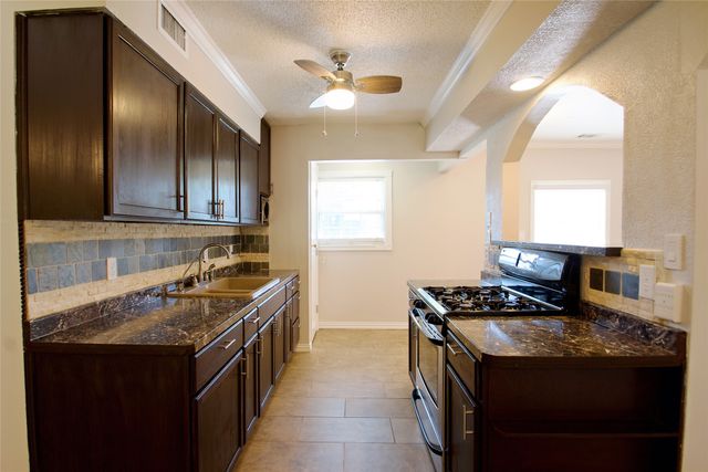 2708 N Avenue, Plano, TX 75074