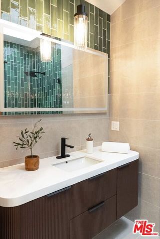 4631 Norwich Avenue, Sherman Oaks, CA 91403