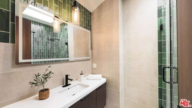 4631 Norwich Avenue, Sherman Oaks, CA 91403