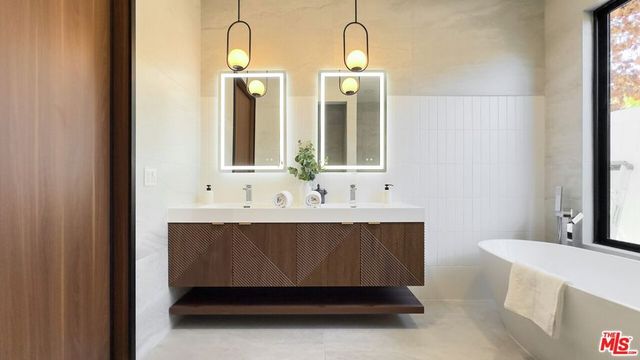 4631 Norwich Avenue, Sherman Oaks, CA 91403