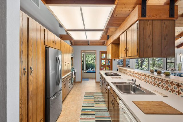 1051 Sandalwood Dr, Murphys, CA 95247