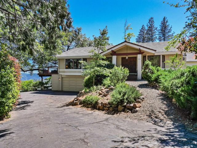 1051 Sandalwood Dr, Murphys, CA 95247