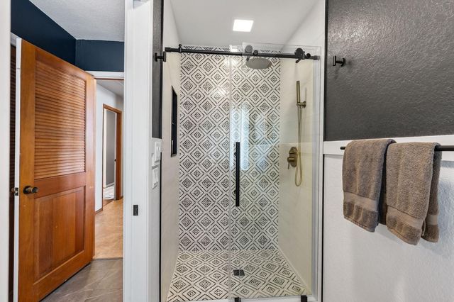 1051 Sandalwood Dr, Murphys, CA 95247