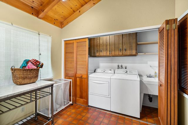 1051 Sandalwood Dr, Murphys, CA 95247