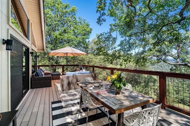 1051 Sandalwood Dr, Murphys, CA 95247