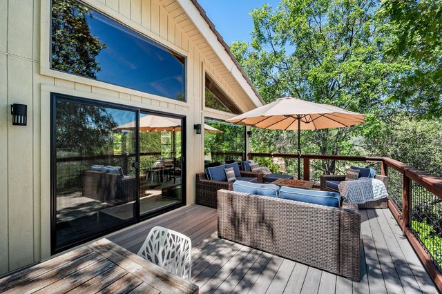 1051 Sandalwood Dr, Murphys, CA 95247