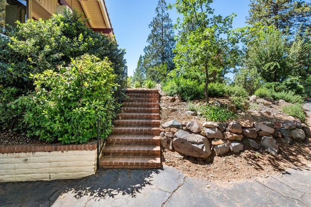 1051 Sandalwood Dr, Murphys, CA 95247