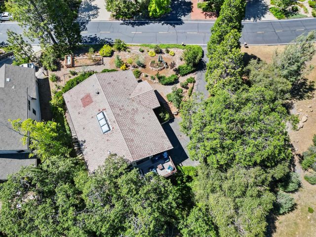 1051 Sandalwood Dr, Murphys, CA 95247