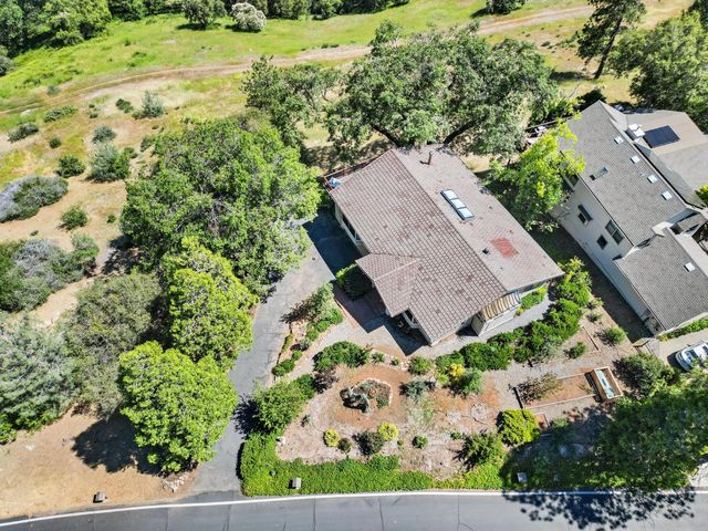 1051 Sandalwood Dr, Murphys, CA 95247