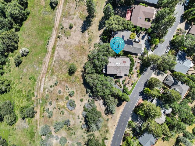 1051 Sandalwood Dr, Murphys, CA 95247