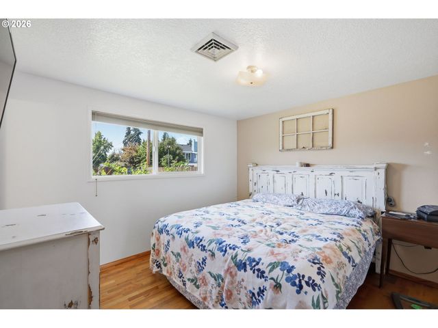1000 SAVILLE Ave, Eugene, OR 97404