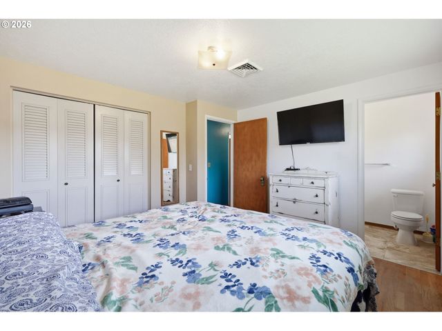 1000 SAVILLE Ave, Eugene, OR 97404