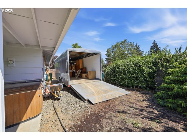 1000 SAVILLE Ave, Eugene, OR 97404