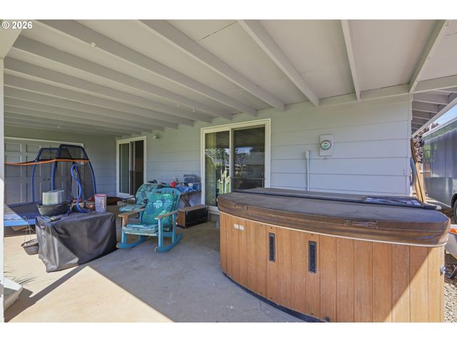 1000 SAVILLE Ave, Eugene, OR 97404