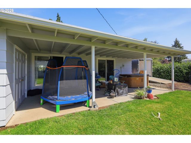 1000 SAVILLE Ave, Eugene, OR 97404