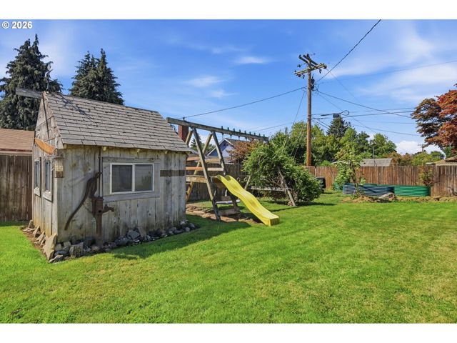 1000 SAVILLE Ave, Eugene, OR 97404