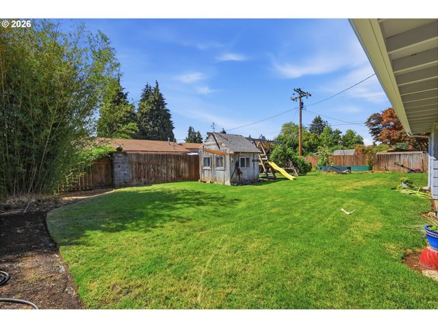 1000 SAVILLE Ave, Eugene, OR 97404