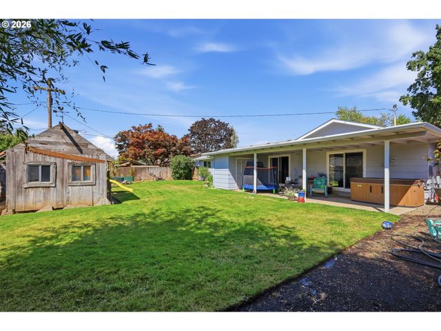 1000 SAVILLE Ave, Eugene, OR 97404