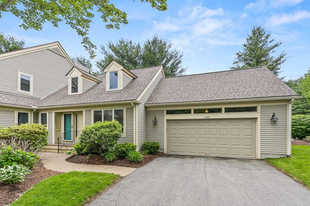 1205 Magnolia Dr 1205, Wayland, MA 01778