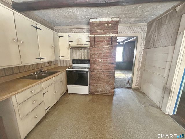 70 East Hill Road, Canton, CT 06019