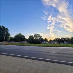 2168 N 7 Highway, Blue Springs, MO 64014