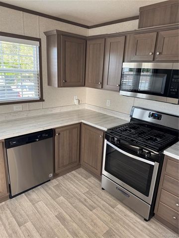 4211 E 100th Avenue, Thornton, CO 80229