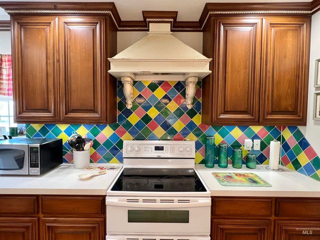 710 Locust St, Twin Falls, ID 83301