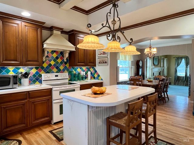 710 Locust St, Twin Falls, ID 83301