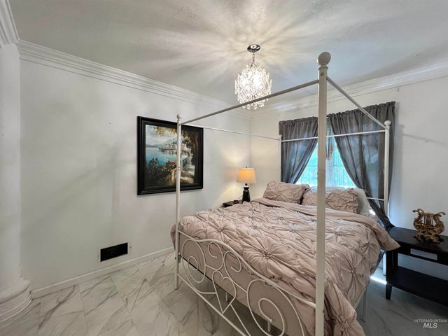 710 Locust St, Twin Falls, ID 83301