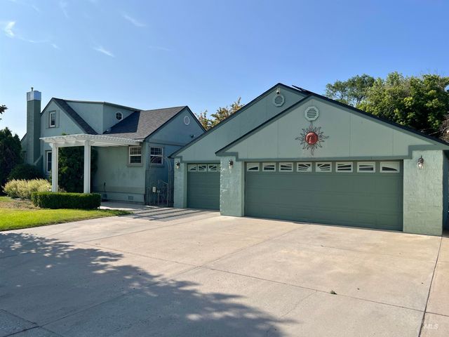 710 Locust St, Twin Falls, ID 83301